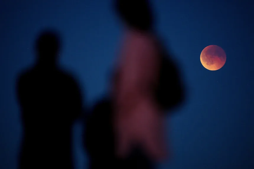 2025-09-08t052450z-2090347709-rc27ngaz78tv-rtrmadp-3-lunar-eclipse-denmark.webp