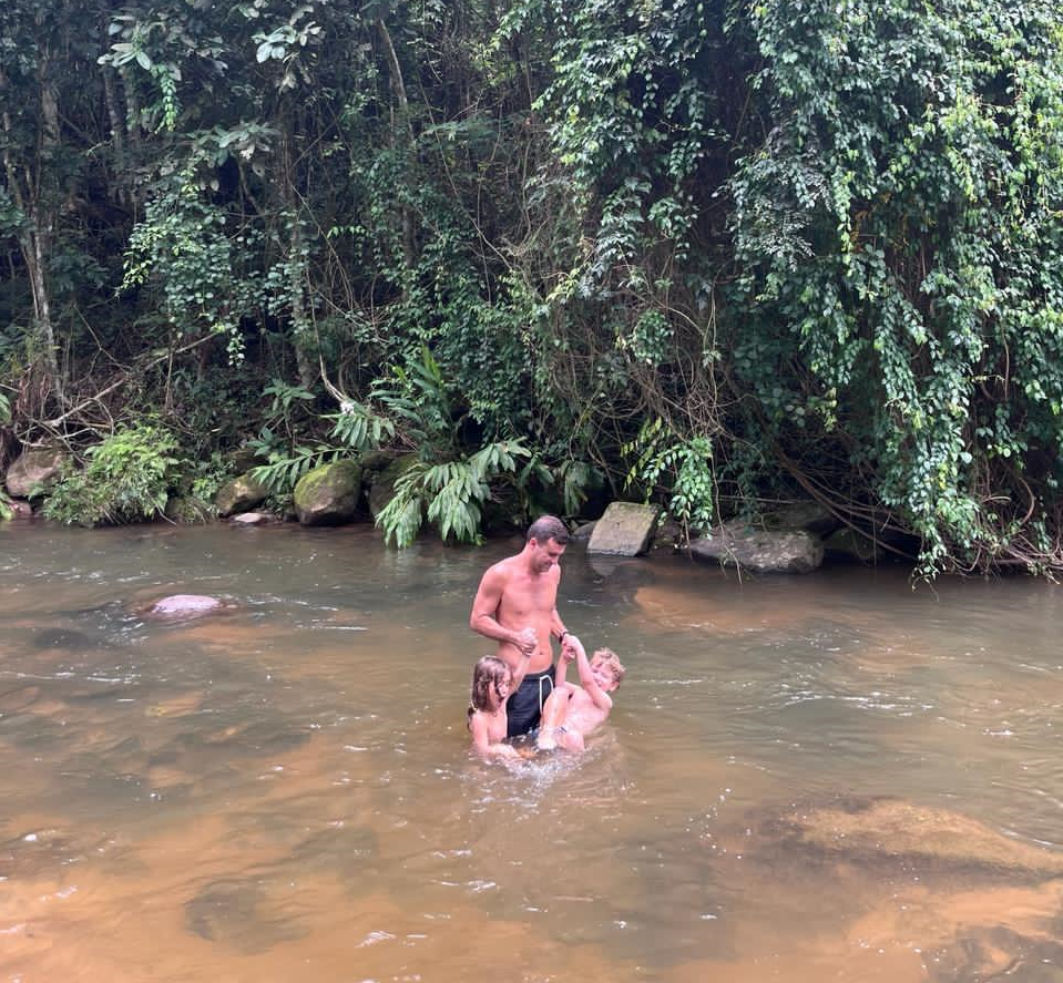 Família no rio