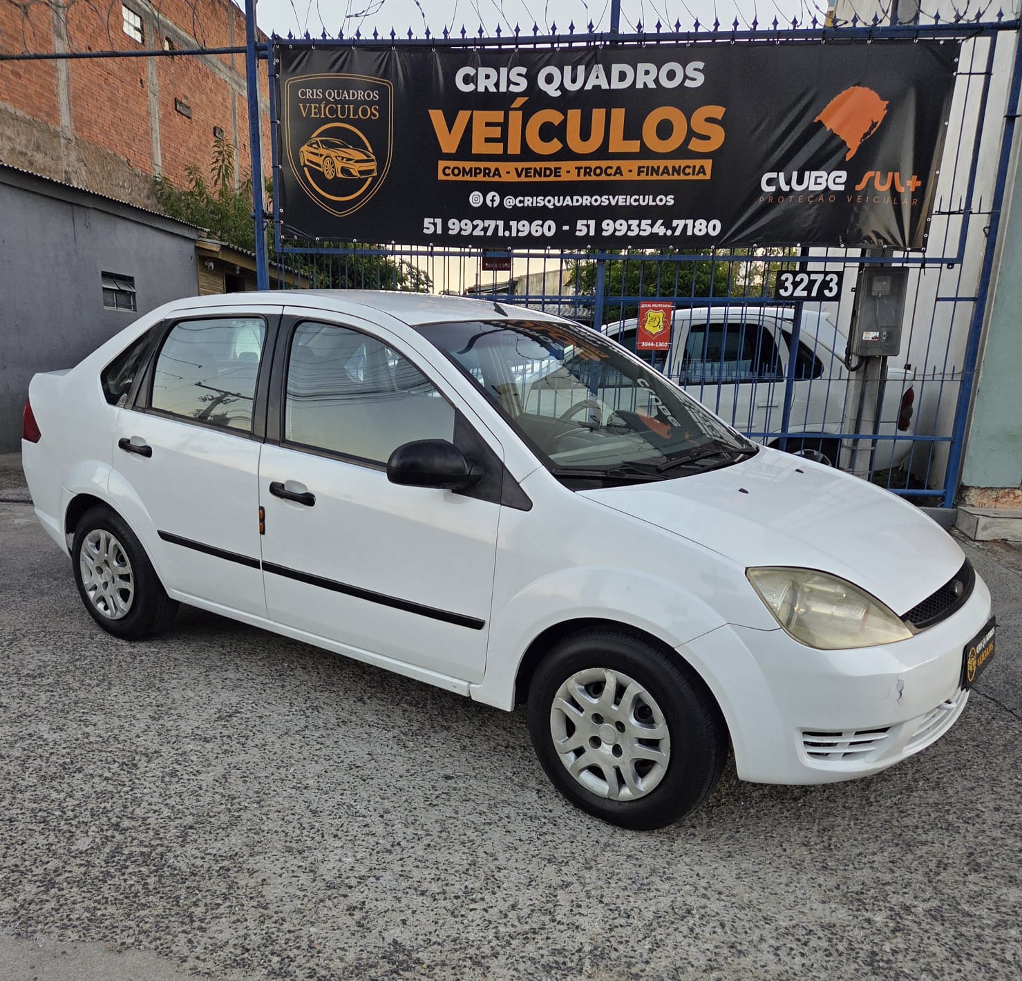 Ford Fiesta Sedan 06